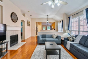 Centrally located 3-Bedroom and 2-Bath The Colony Home with Great North Dallas Access home, The Colony